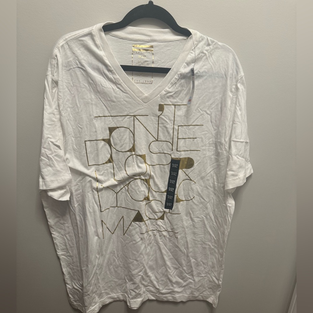 NWT Men’s Sean John Graphic Tee